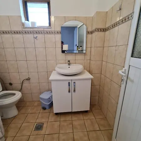 Hotel Kompleks Gjilani 3*